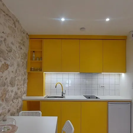 Bracket Apartman